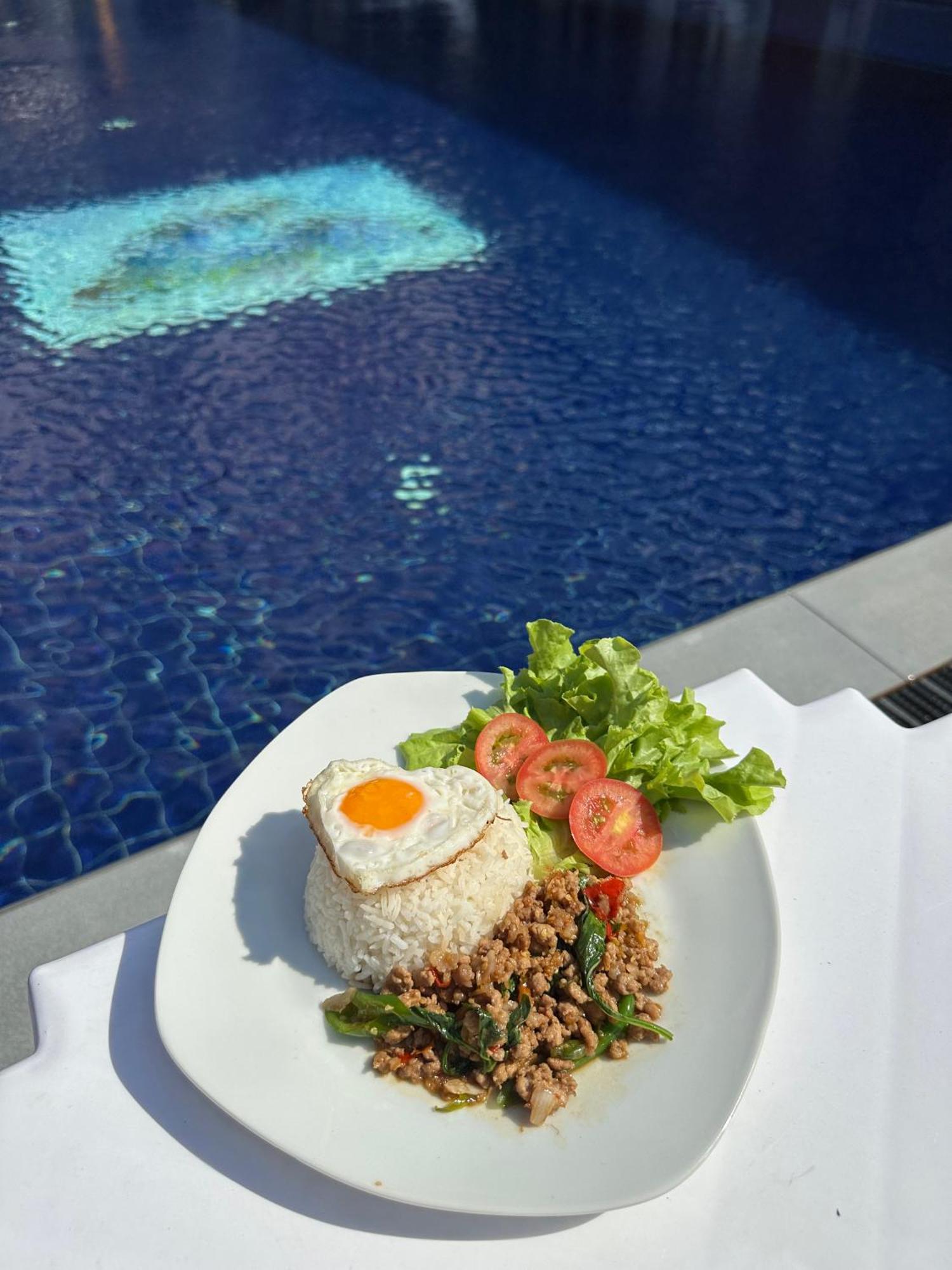 Paradise Land Resort Pattaya Buitenkant foto