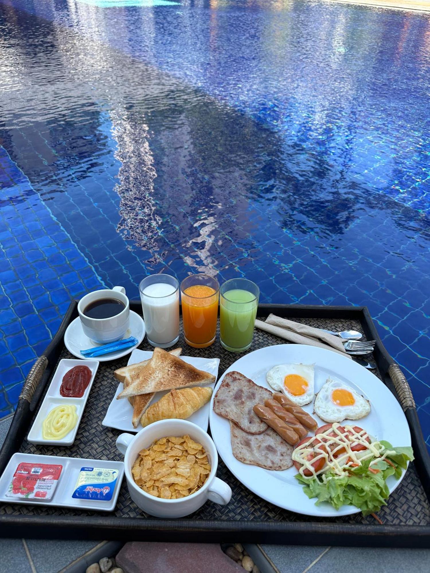 Paradise Land Resort Pattaya Buitenkant foto