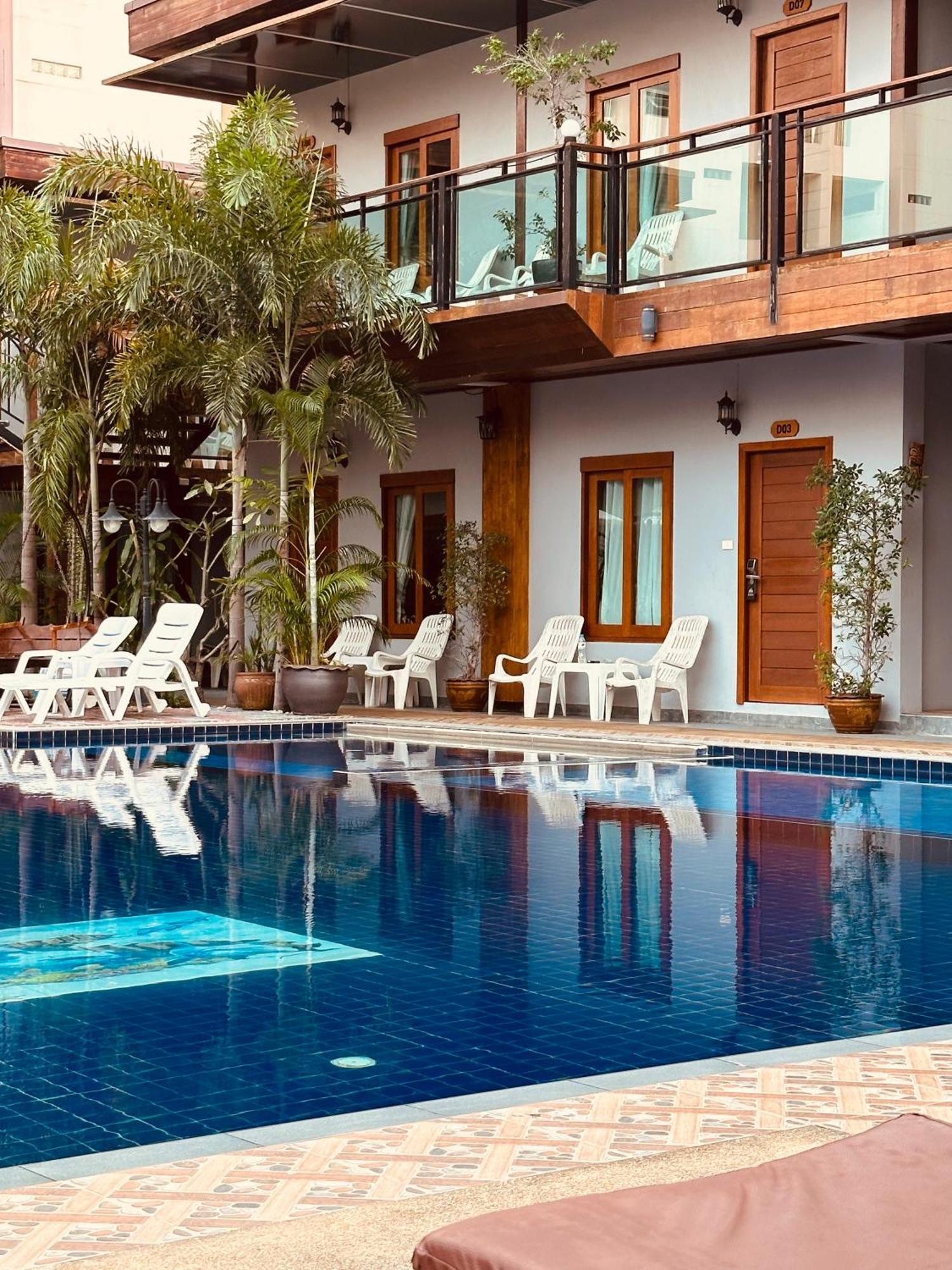 Paradise Land Resort Pattaya Buitenkant foto