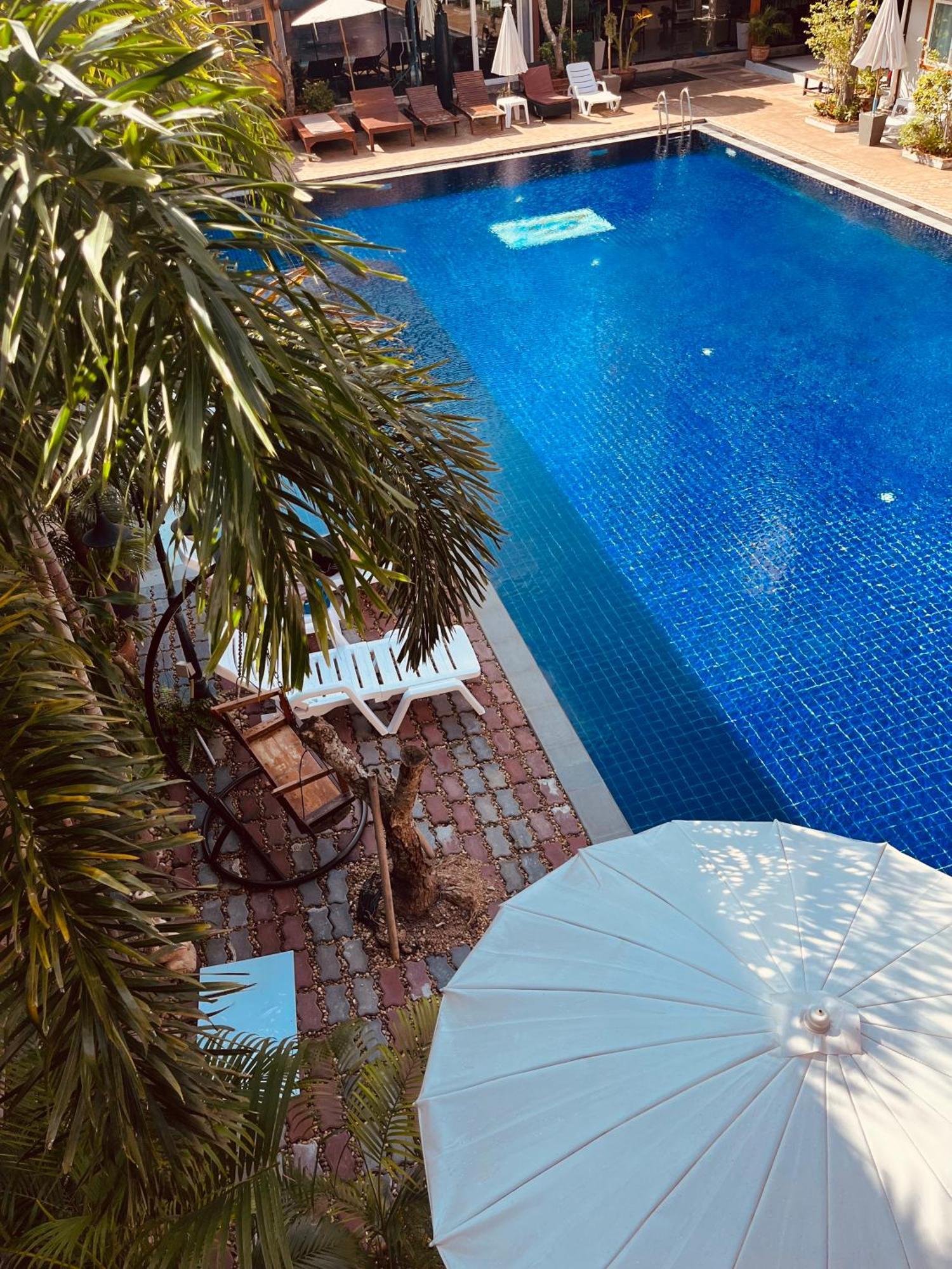 Paradise Land Resort Pattaya Buitenkant foto