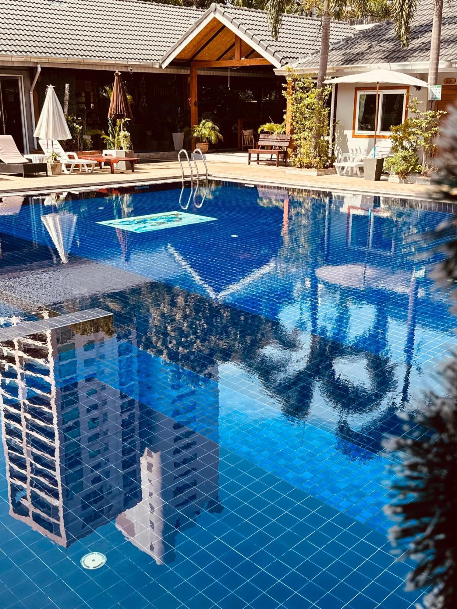Paradise Land Resort Pattaya Buitenkant foto