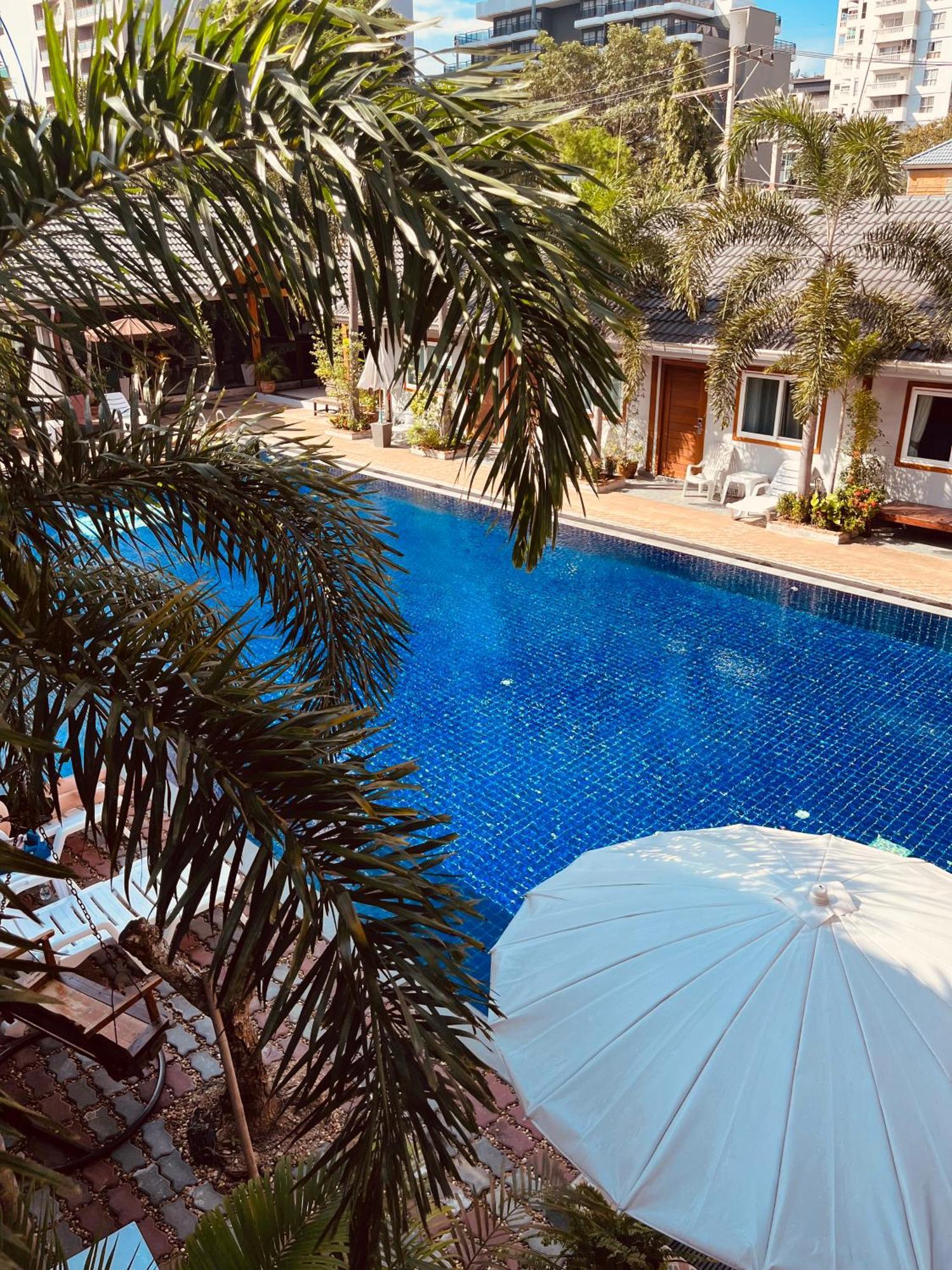 Paradise Land Resort Pattaya Buitenkant foto