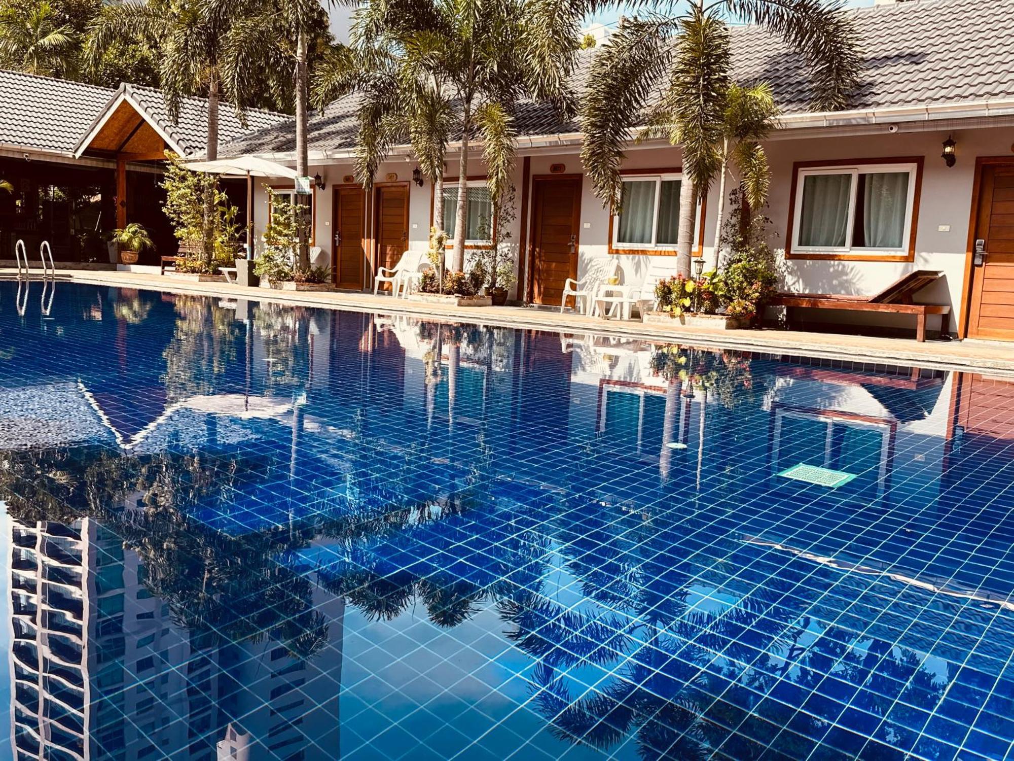 Paradise Land Resort Pattaya Buitenkant foto
